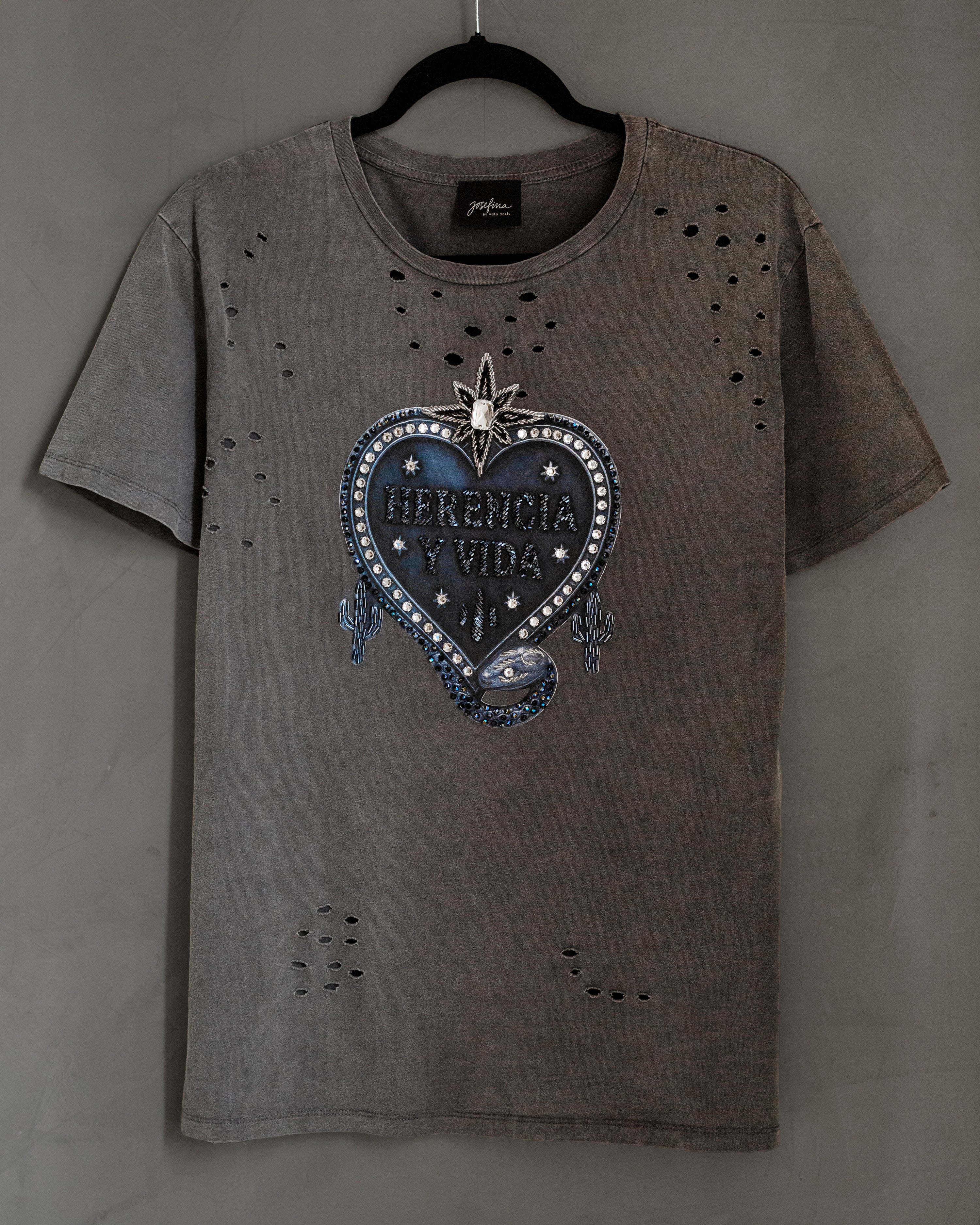 Ripped tee gris "Herencia y Vida"