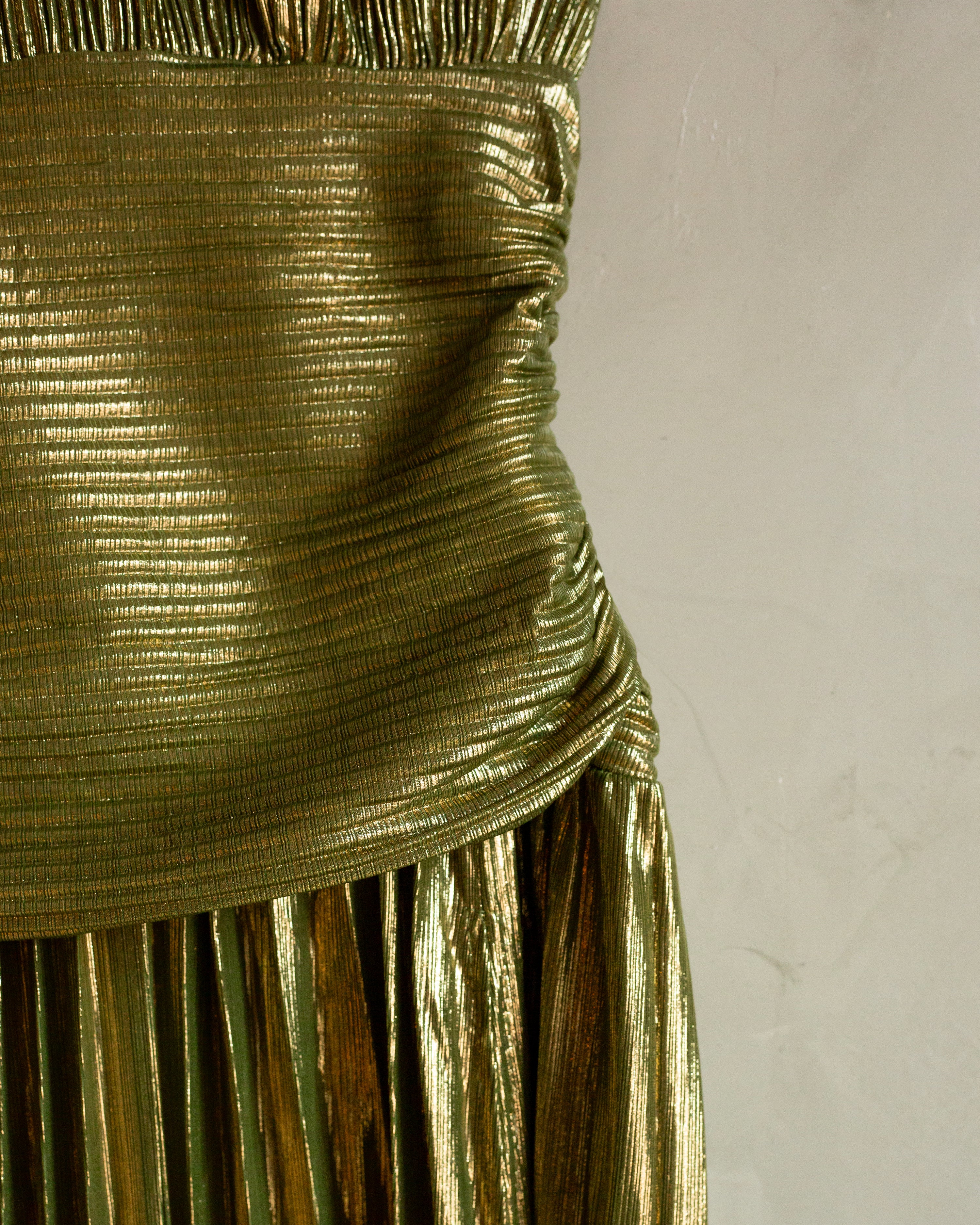 Vestido halter verde metalico