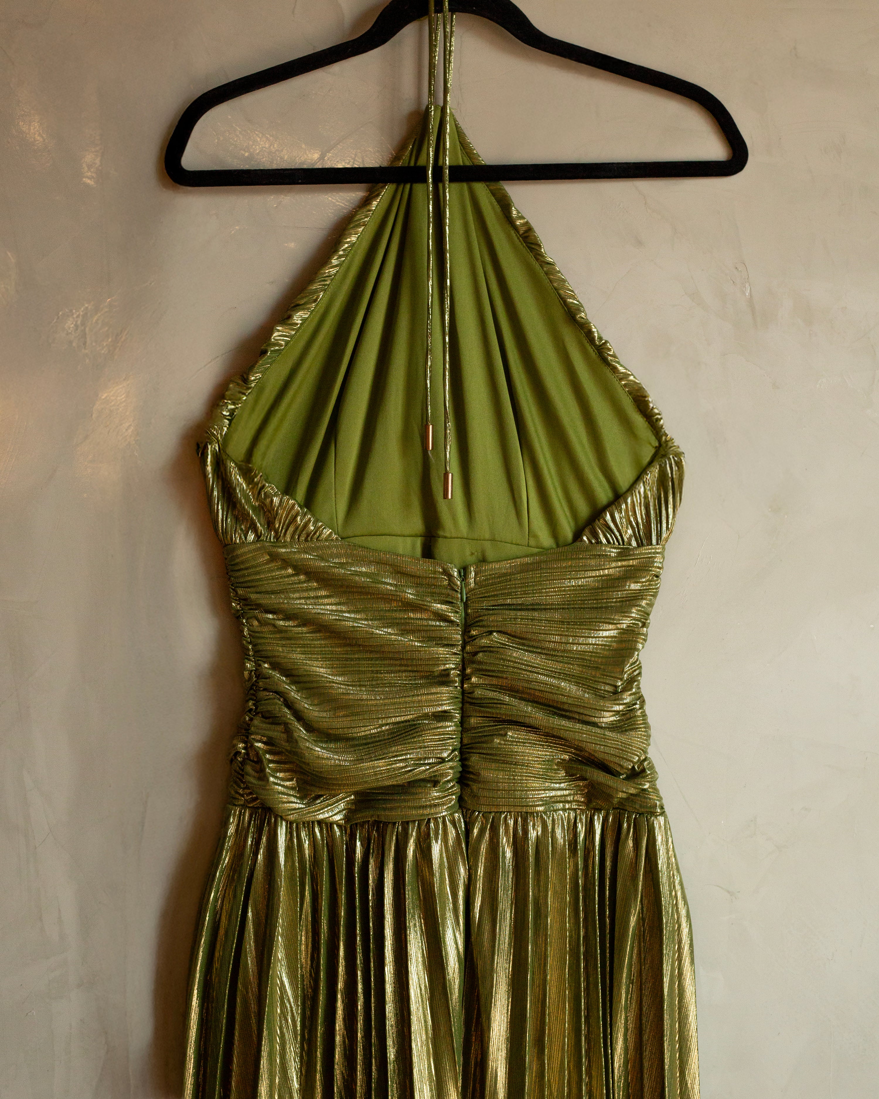 Vestido halter verde metalico