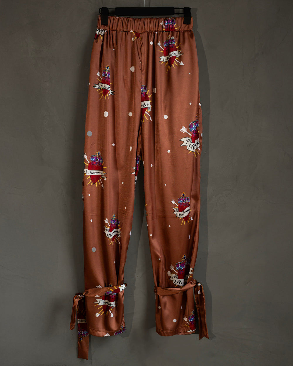 Pantalón cargo polka dots con corazones