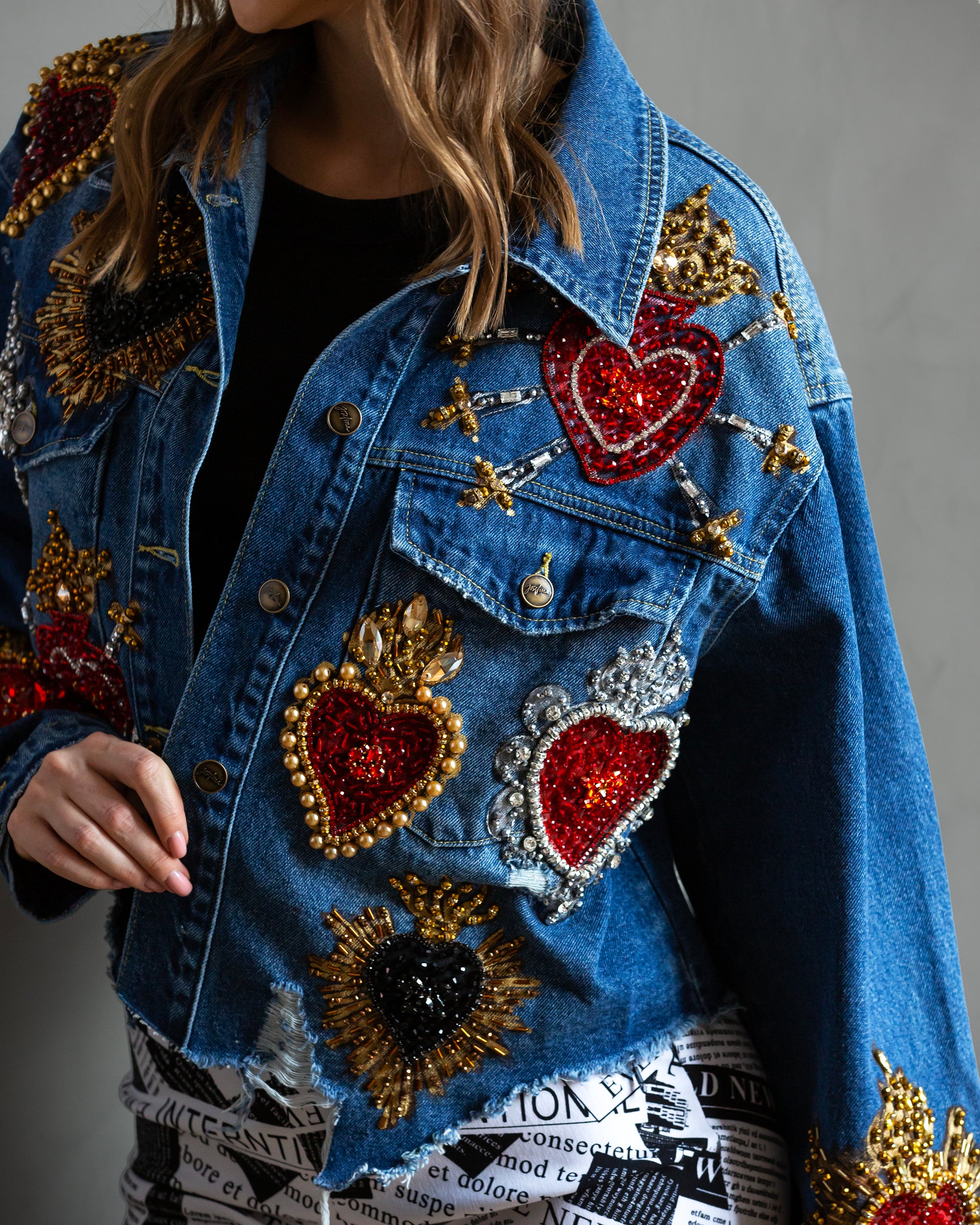 Denim jacket pintada a mano Corazones