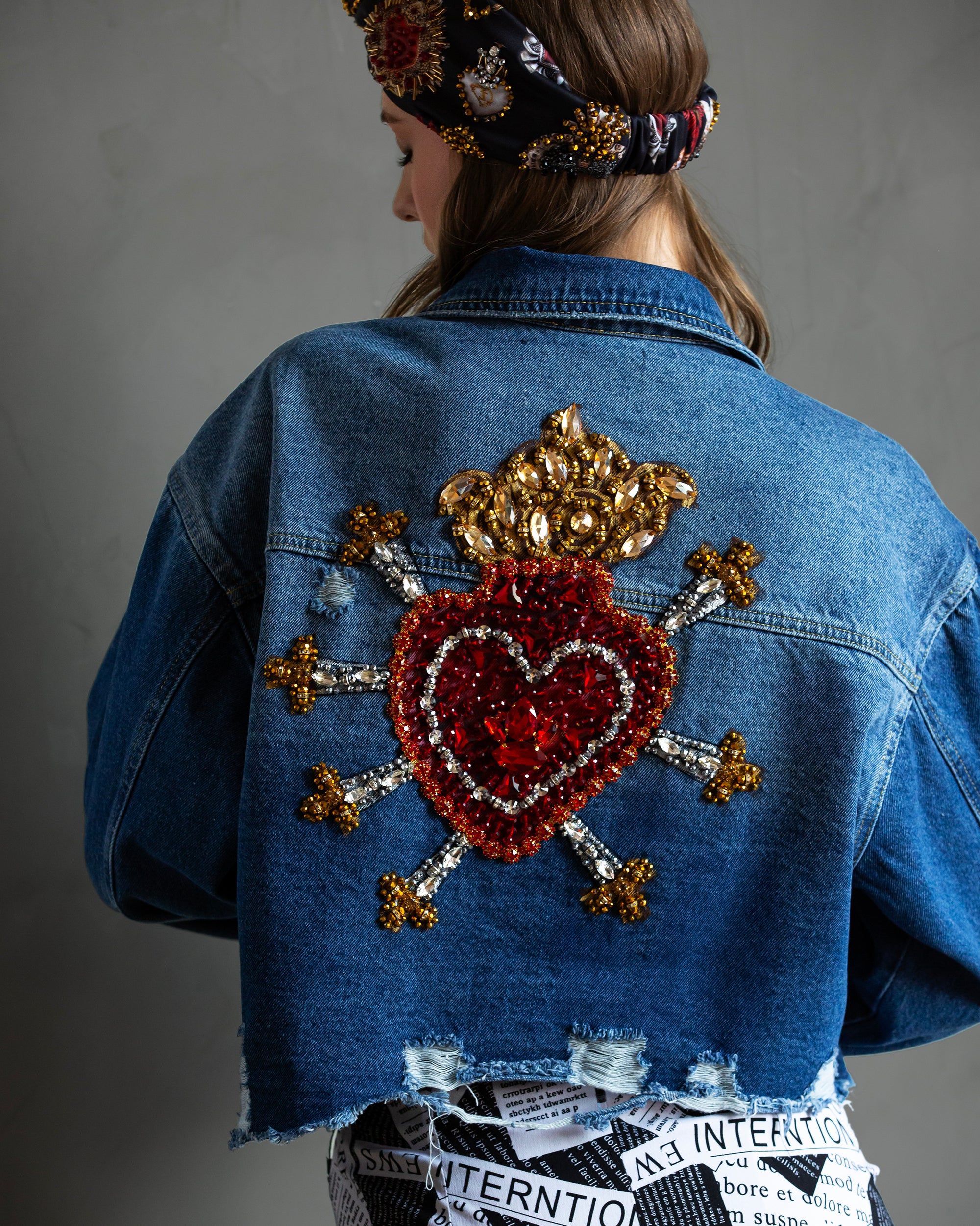 Denim jacket pintada a mano Corazones