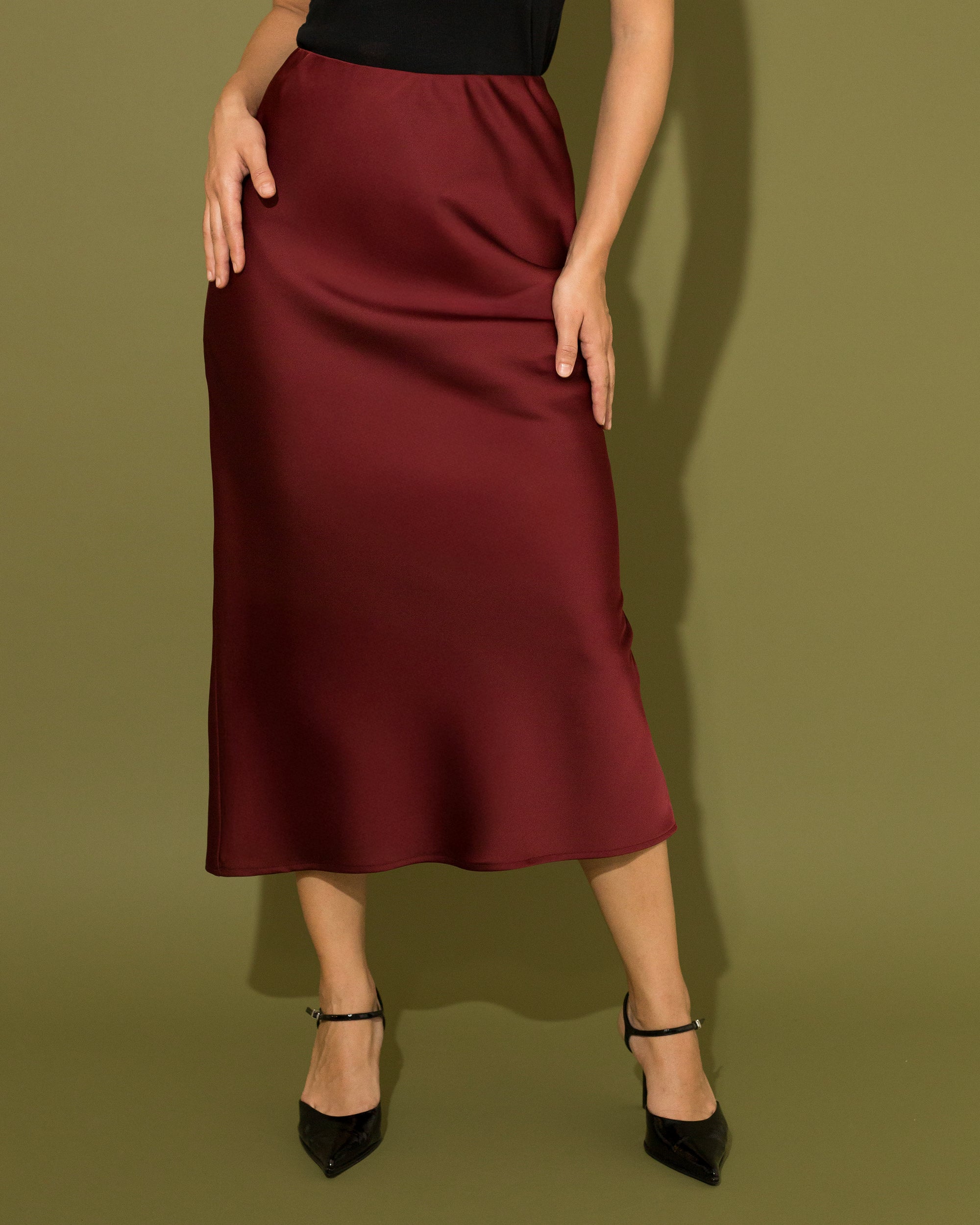 Falda satinada vino
