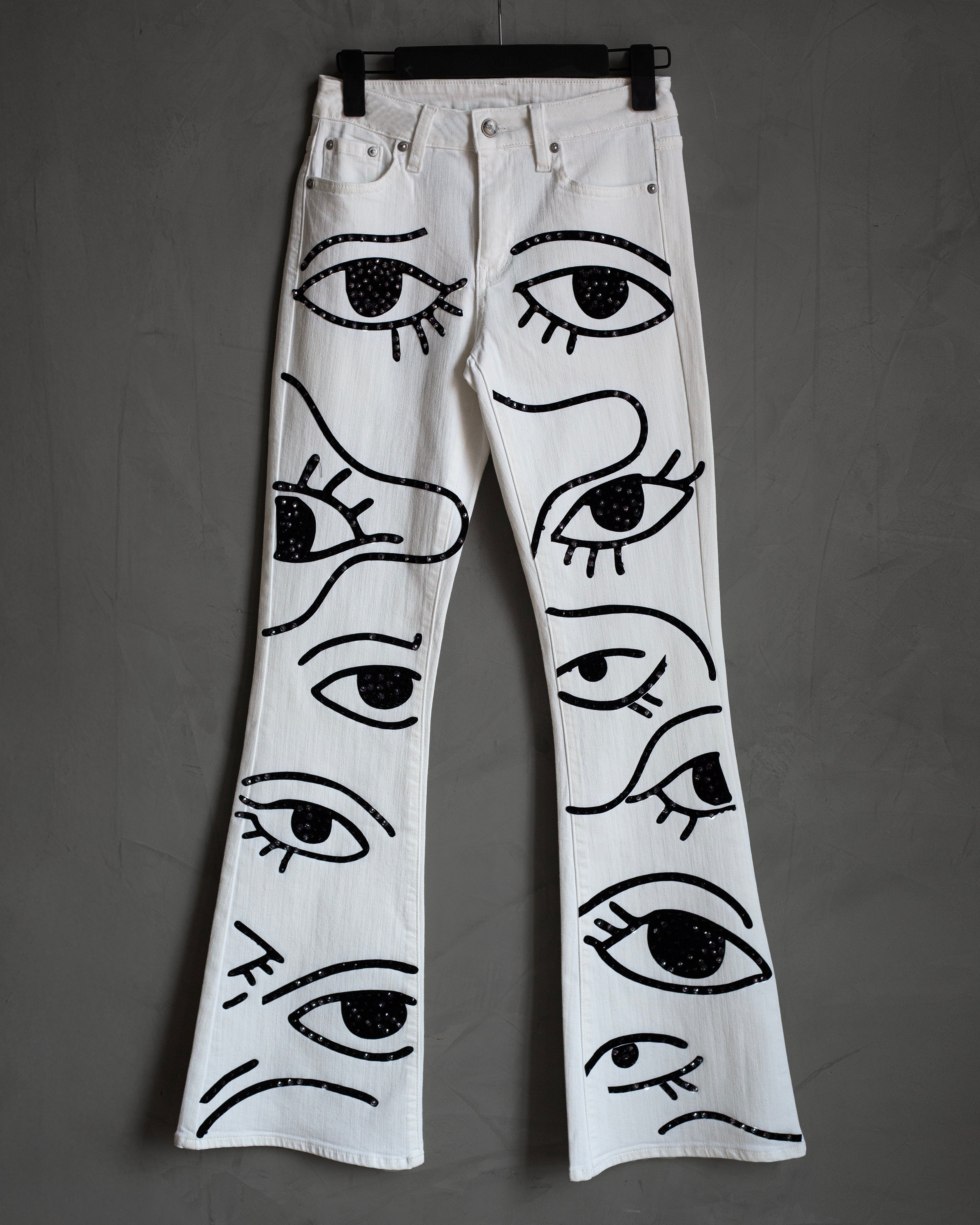 White jeans Ojos