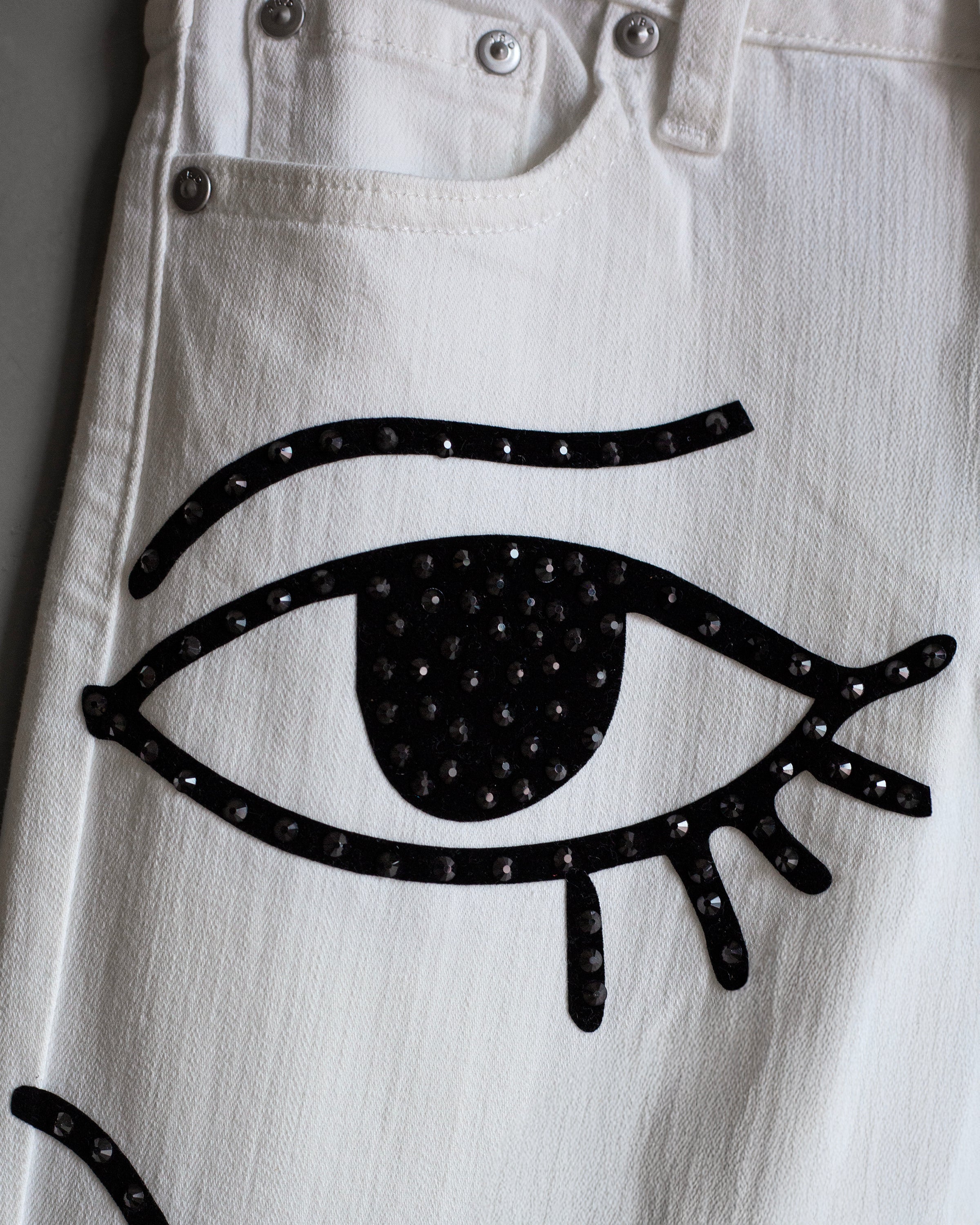 White jeans Ojos