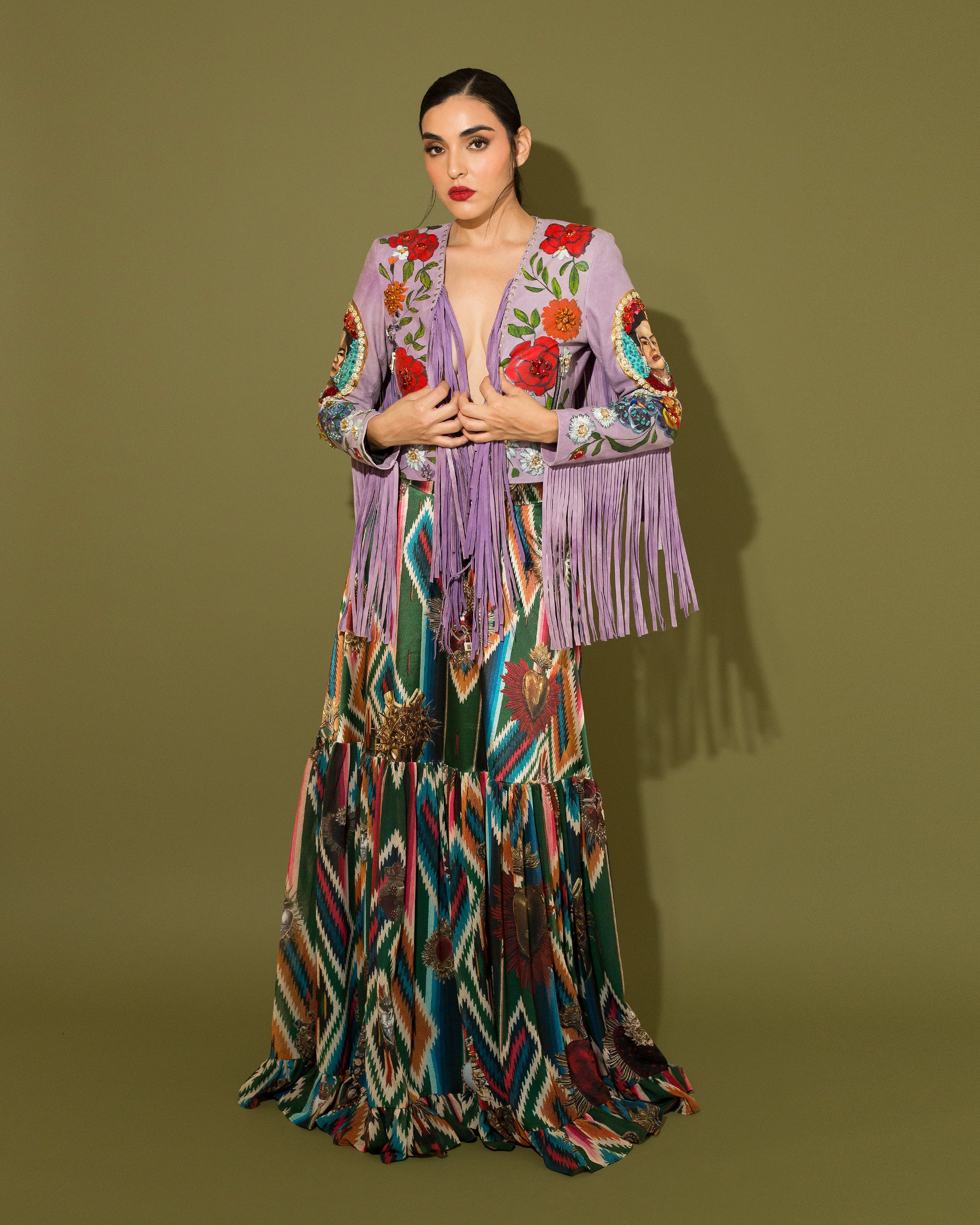 Chamarra lila con flecos Flores