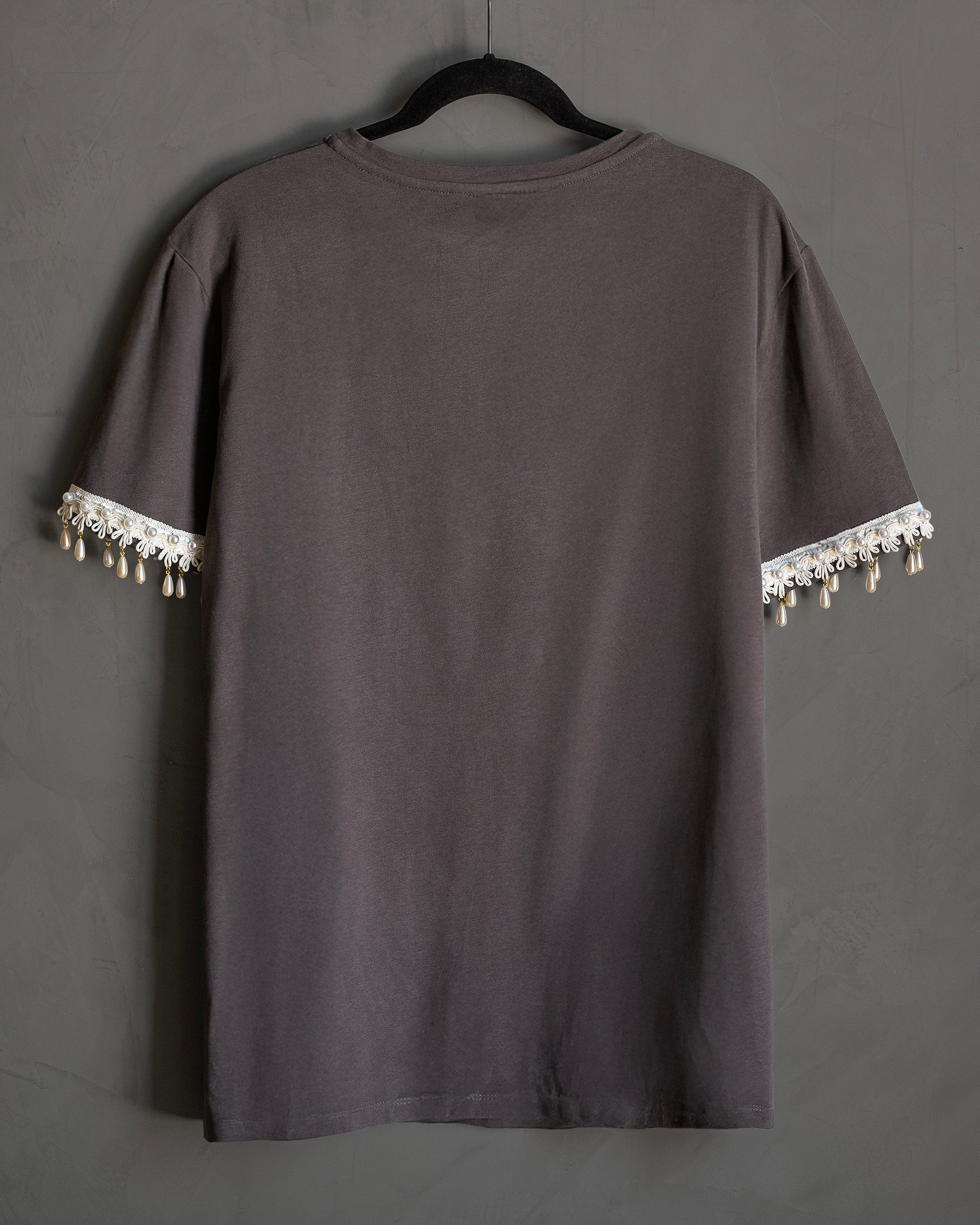 TSHIRT GRIS COLLAR CRISTALES Y PERLAS