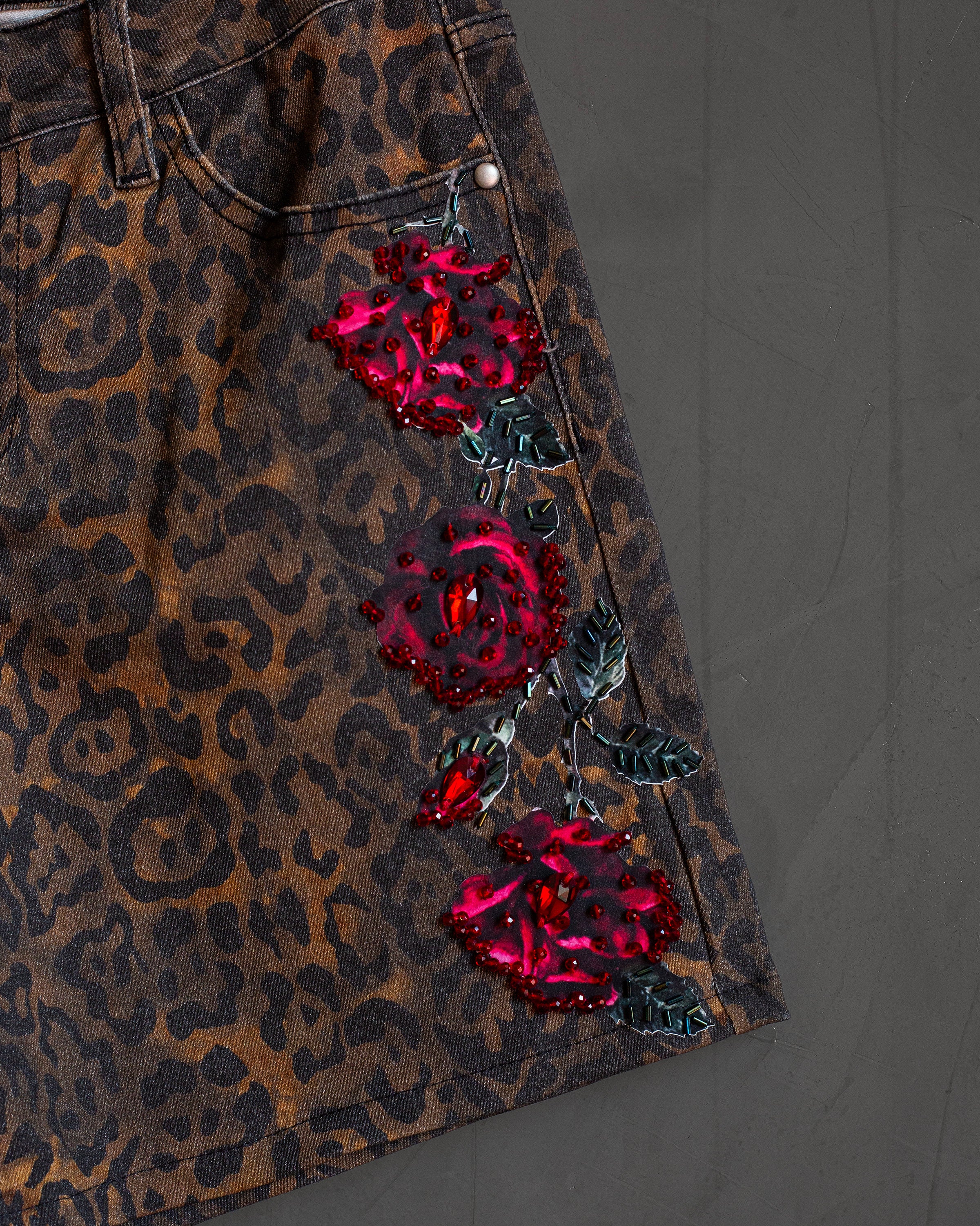 Short animal print con rosas