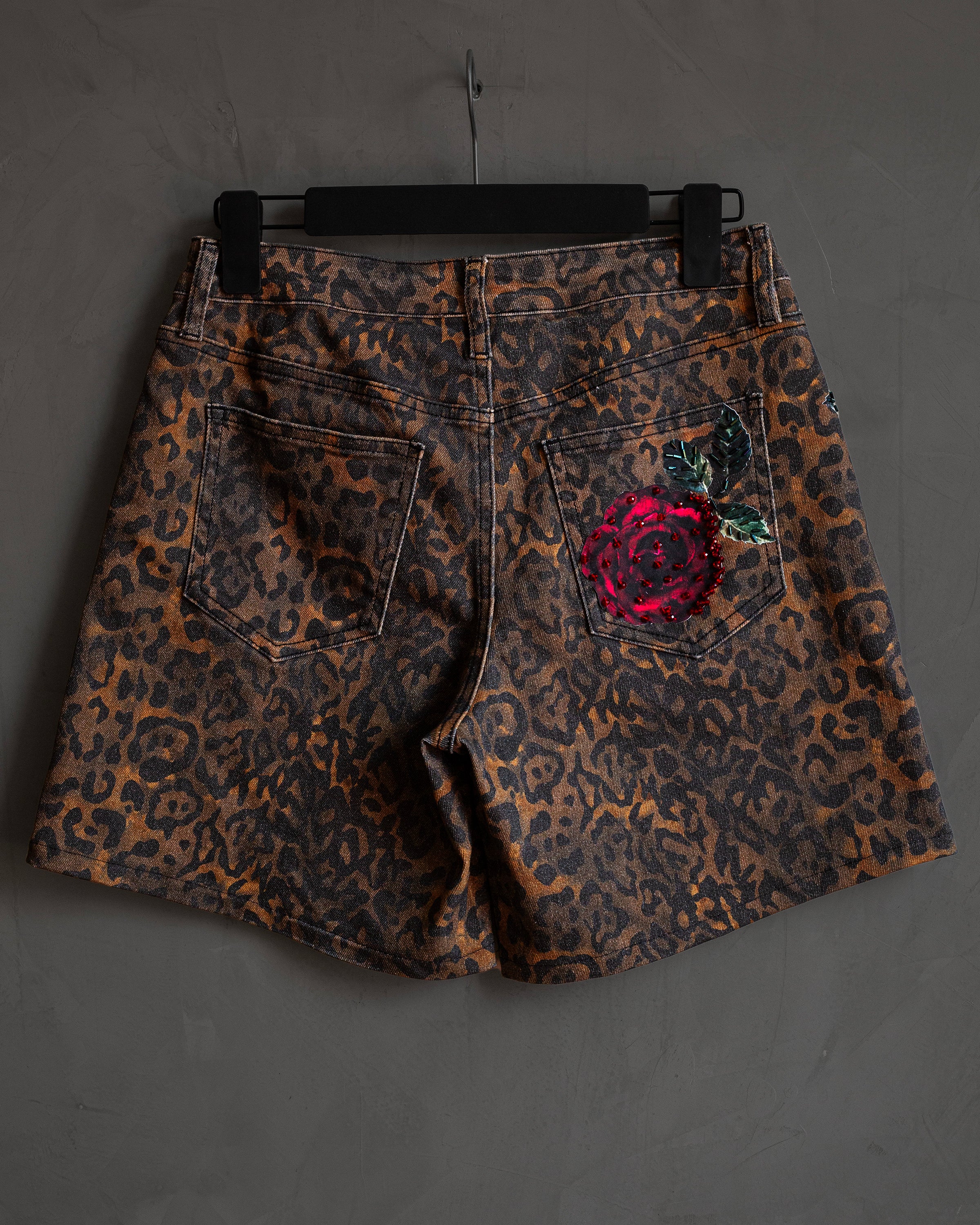 Short animal print con rosas
