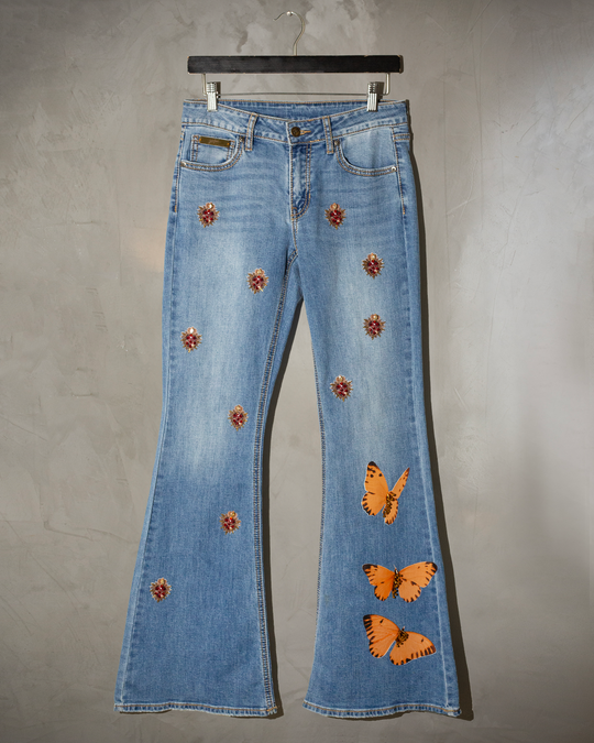 Flared jeans corazones y mariposas
