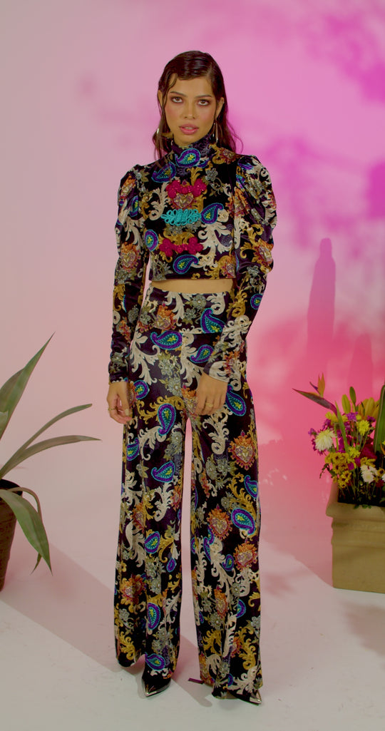 COORDINADO NEGRO VELVET GRECAS Y CORAZONES