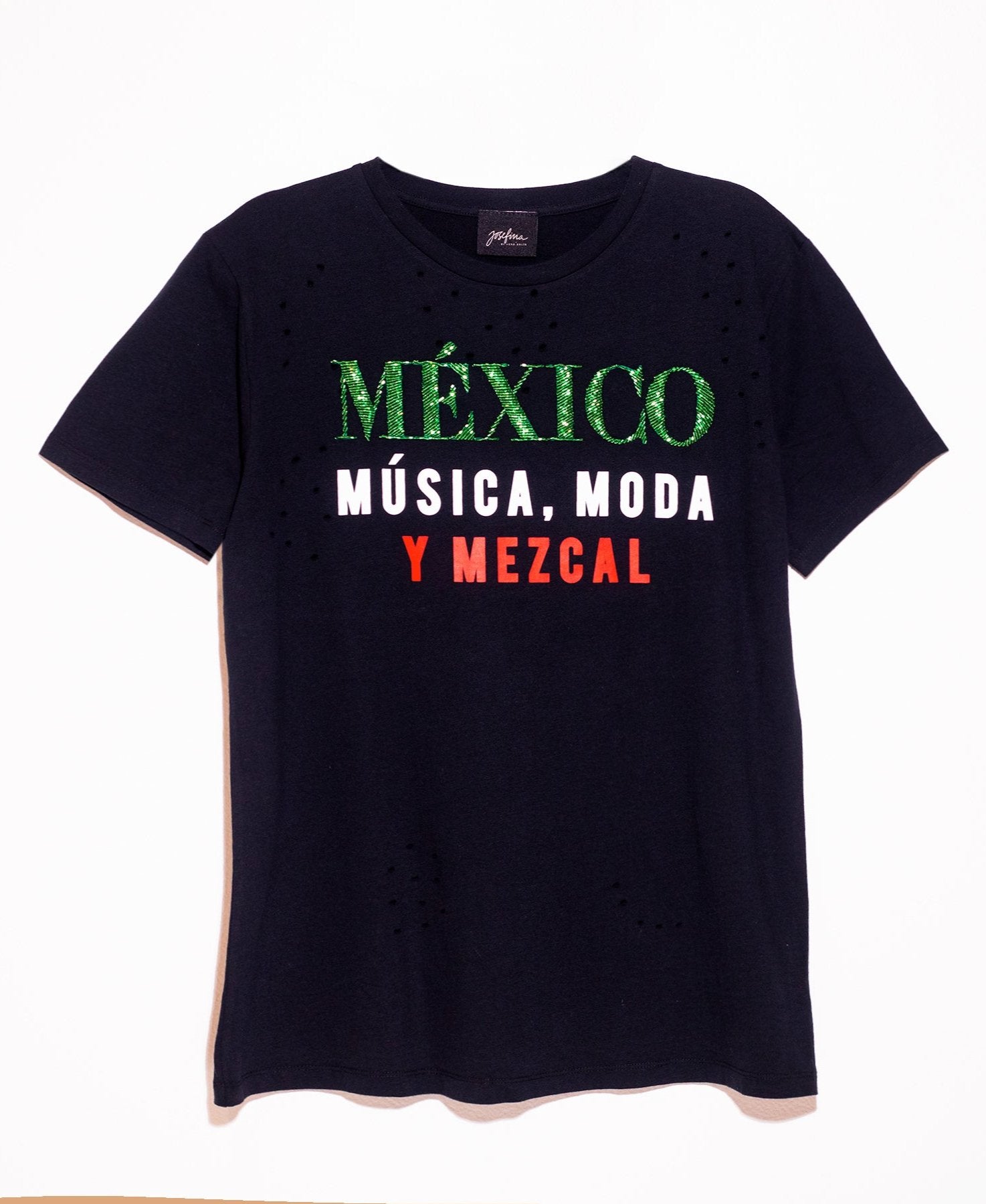 Ripped tee negra México, música, moda y mezcal