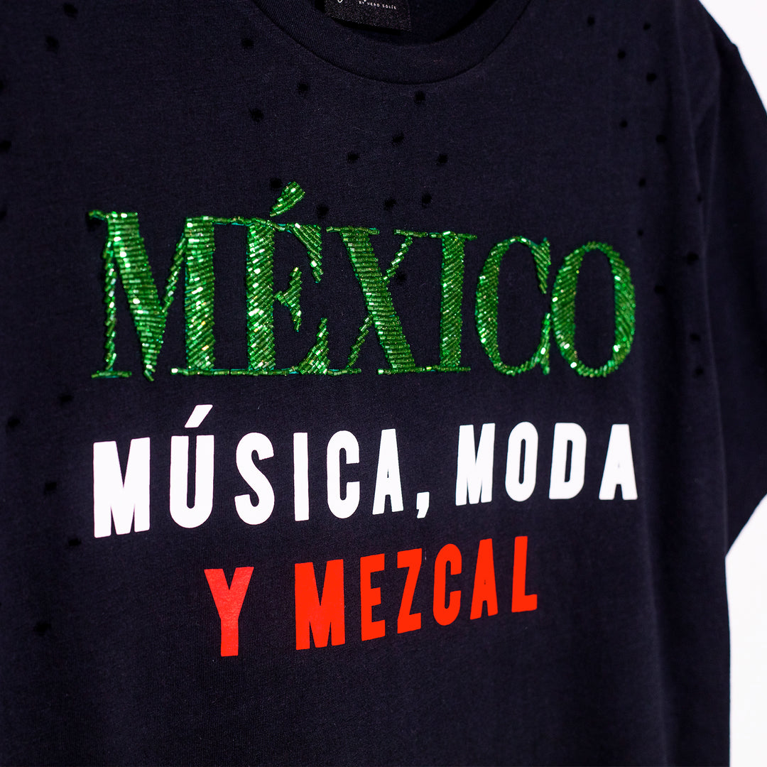 Ripped tee negra México, música, moda y mezcal