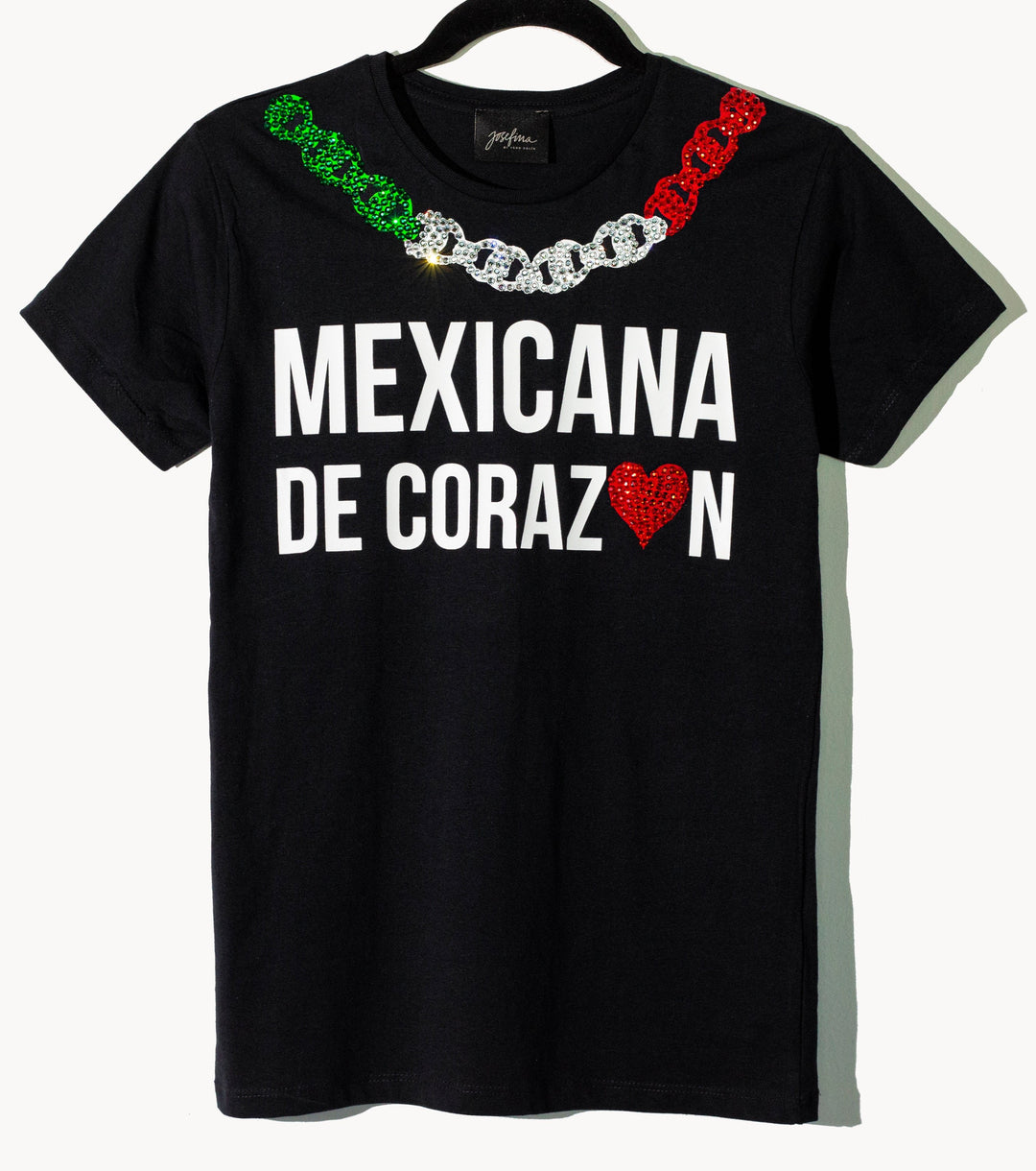 Tee negra mexicana de corazón collar tricolor