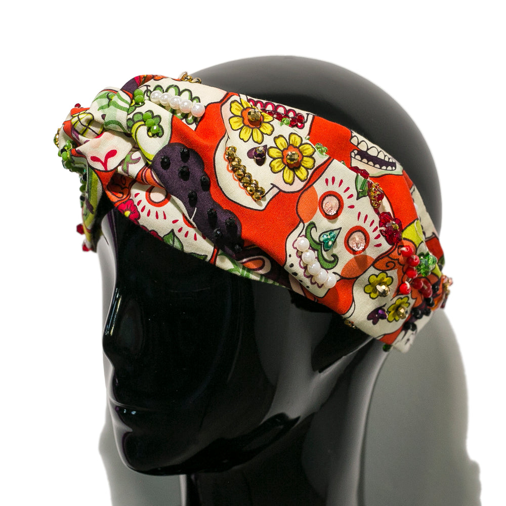 Turbante naranja Frida y calaveras