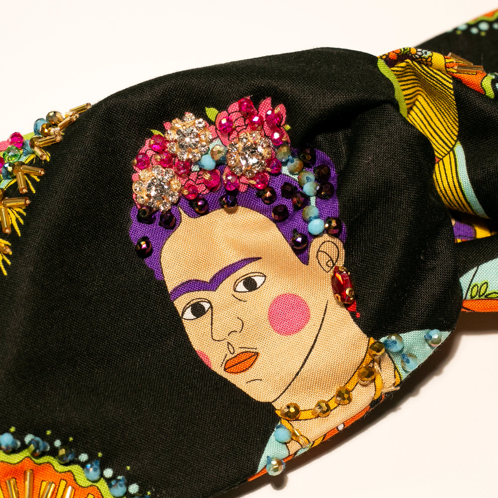 Turbante negro bordado fridas