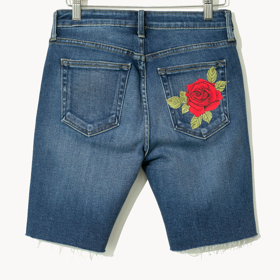 DENIM SHORT RAW HEM MEDALLITAS