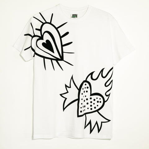 Tee blanca corazones