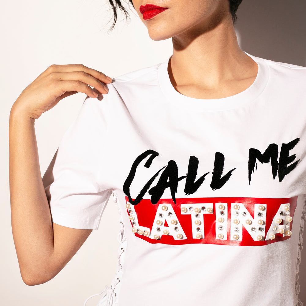 BLUSA BLANCA CON CINTILLAS "CALL ME LATINA"