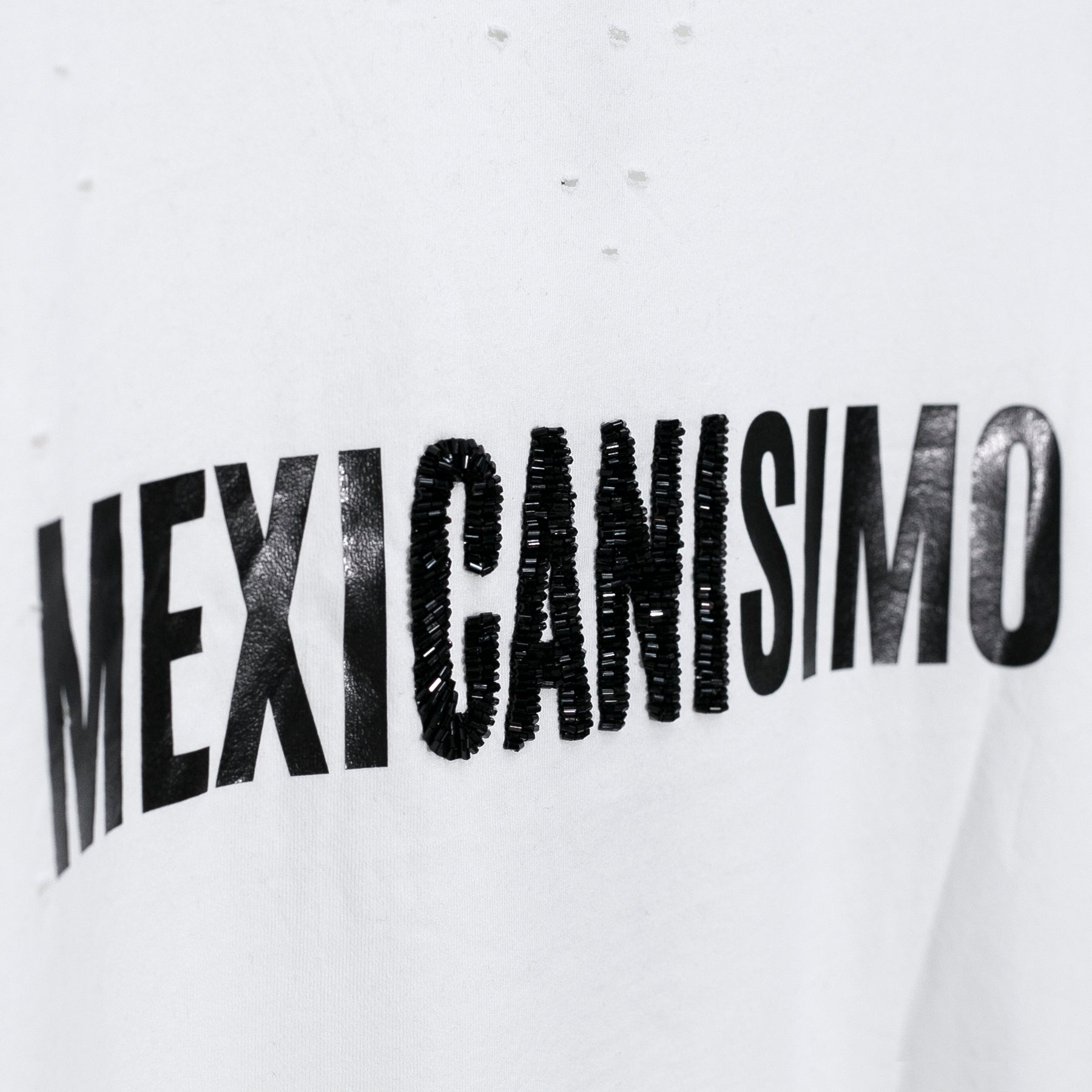 Ripped tee blanca "Mexicanísimo" bordada